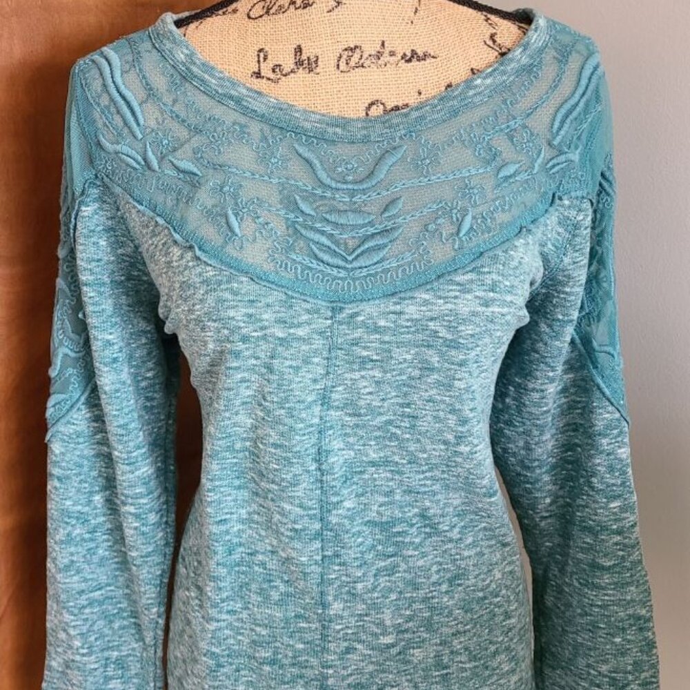 Beautiful Green Heather-tone Lace top